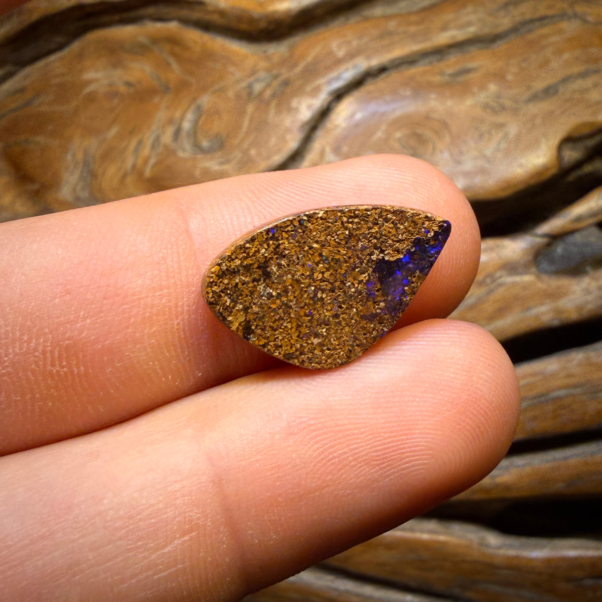 Bargain Card! 9.1cts - Queensland Boulder Seam Opal. Australian Opal