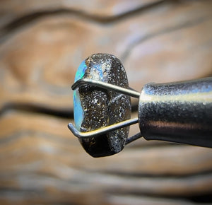 Auction Fall-Through = Your Gain! 🔥 Now More Than 50% Off RRP 🚨 2.1cts - Scandinavian/ Ice Blue ,Queensland Boulder Seam Opal