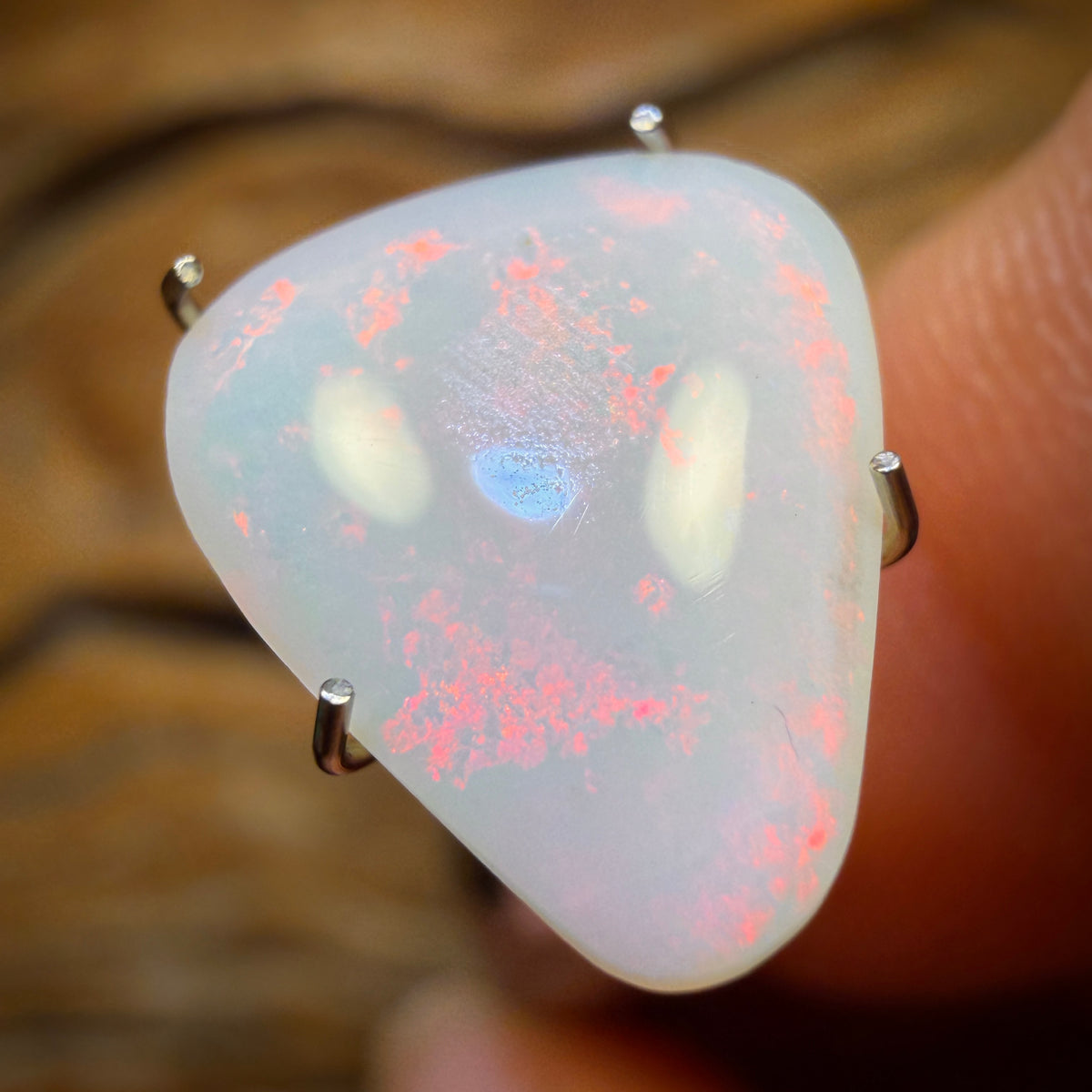 🔨 AUCTION 🔨 No Reserve 2.5cts - South Australian White Opal from Coober Pedy