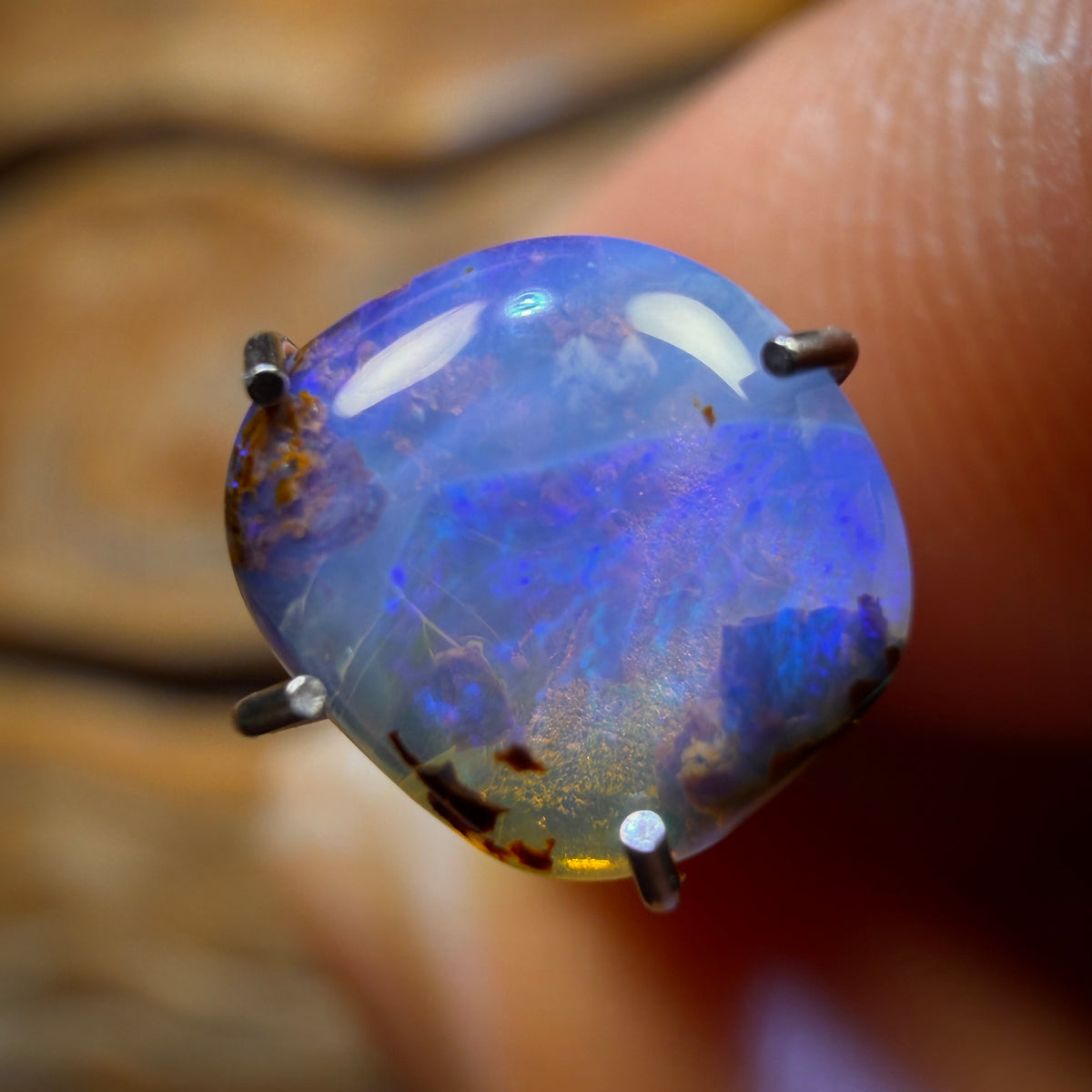 1.05cts - Queensland Boulder Seam Opal. Australian Opal