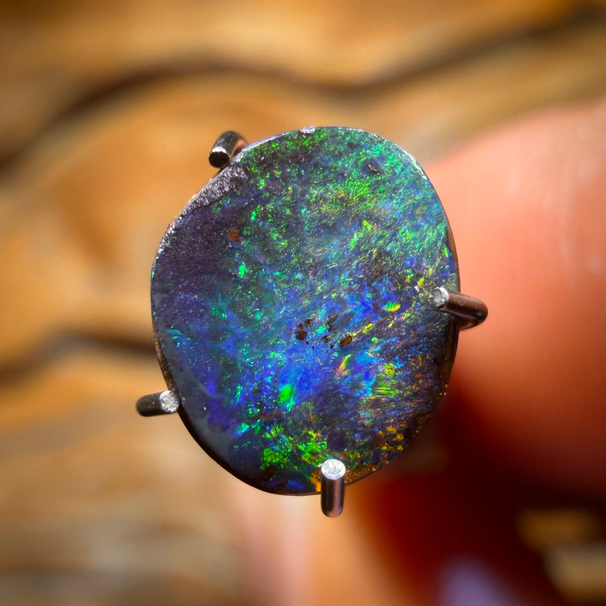 1.25cts - Queensland Boulder Seam Opal. Australian Opal