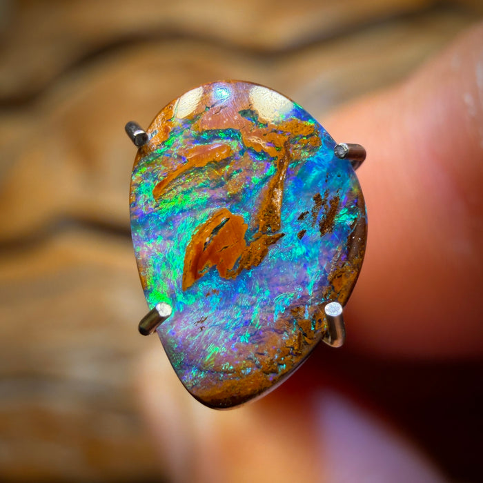 1.4cts - Queensland Boulder Opal from Yowah. Reef Pattern
