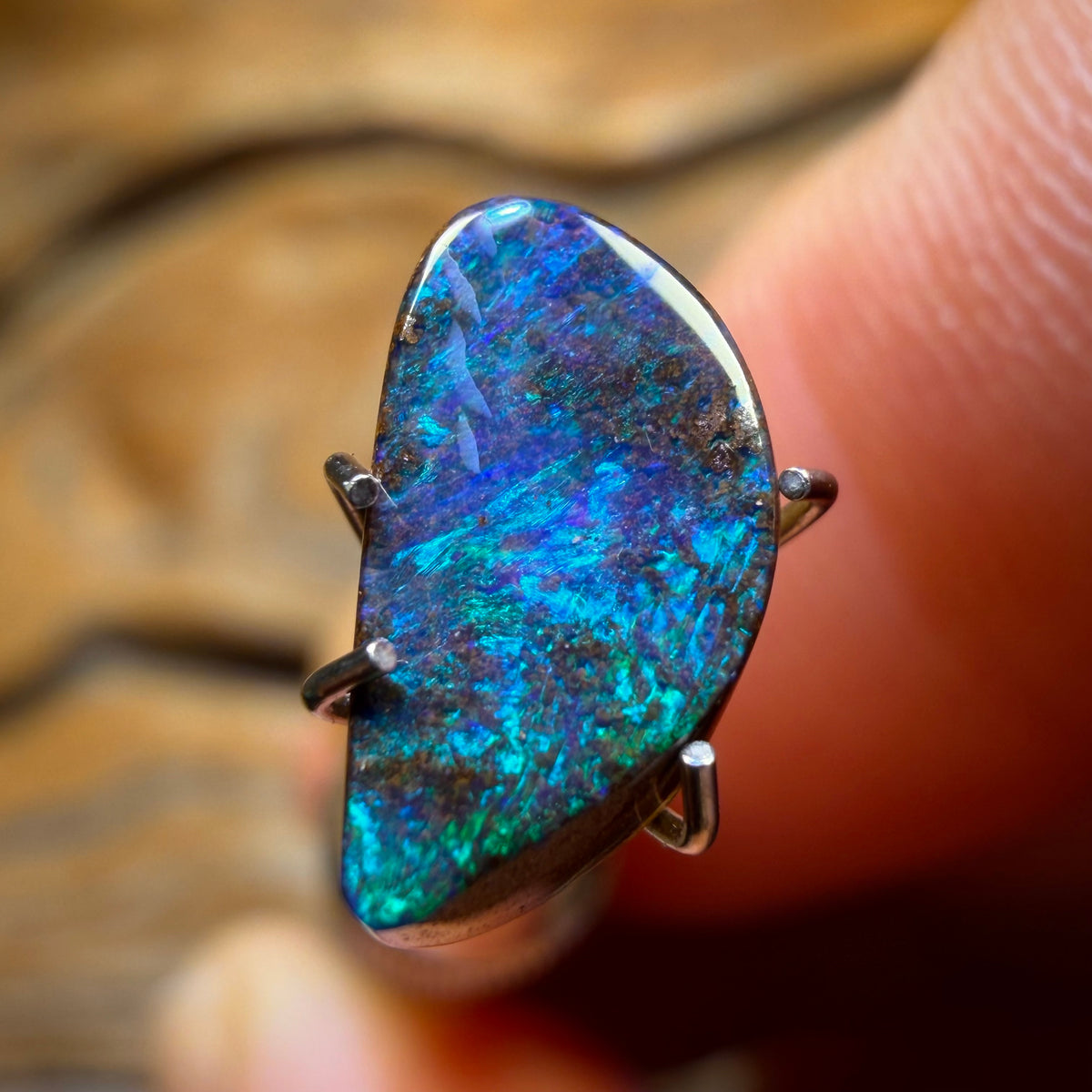 1.6cts - Queensland Boulder Seam Opal. Australian Opal