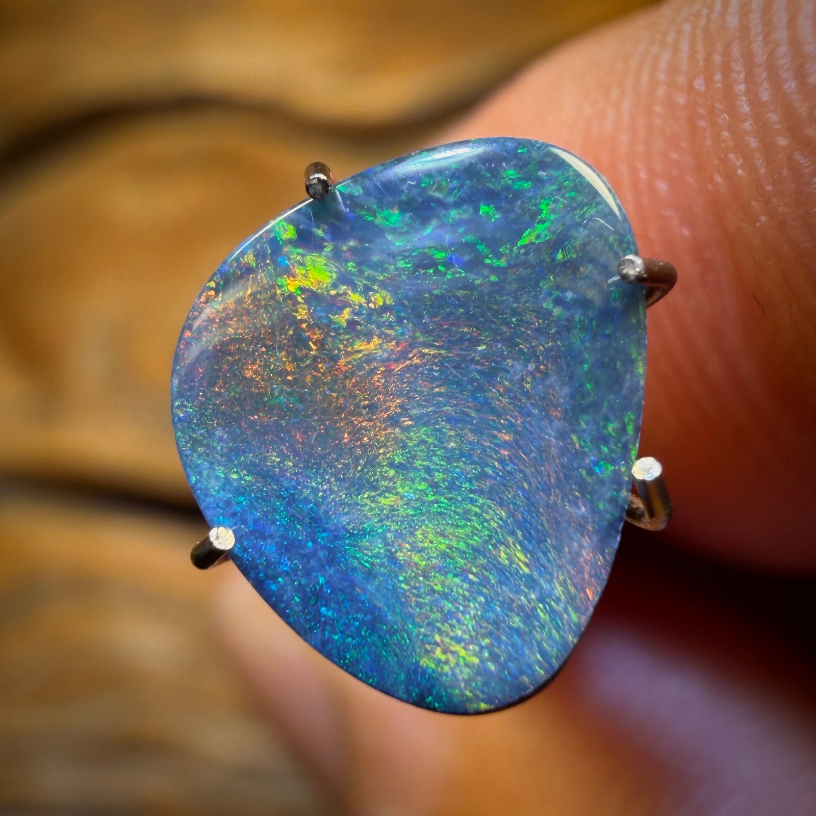 1.85cts - Australian Boulder Opal Doublet