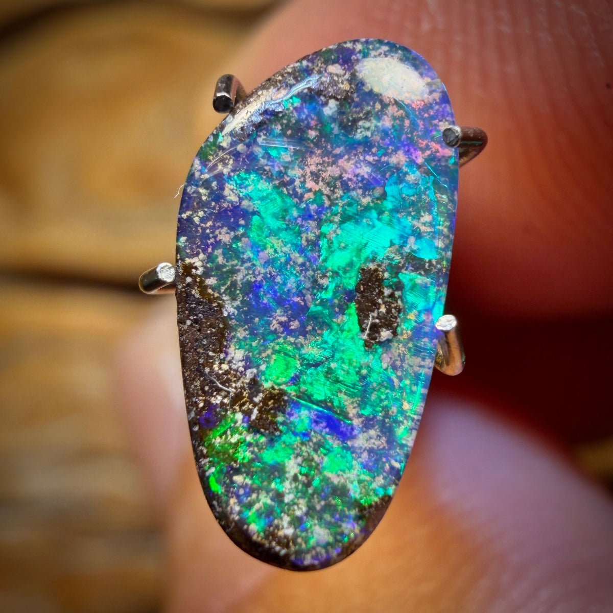 1.85cts - Australian Boulder Seam Opal