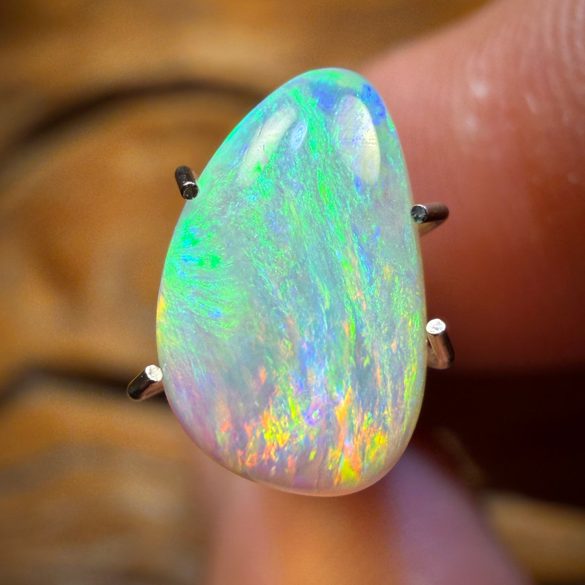 1.8cts - Lightning Ridge Crystal Opal