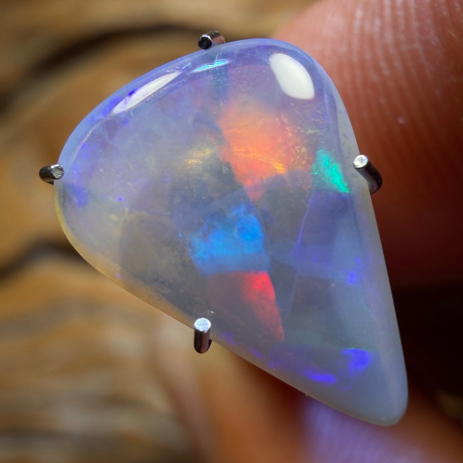 1.9cts - Lightning Ridge Crystal Opal