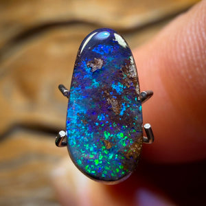 1.9cts - Queensland Boulder Seam Opal. Australian Opal