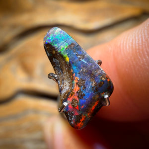 1.9cts - Queensland Boulder Seam Opal Rub