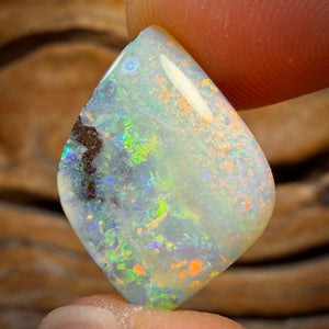 10.1cts - GEM Australian Boulder Seam Opal