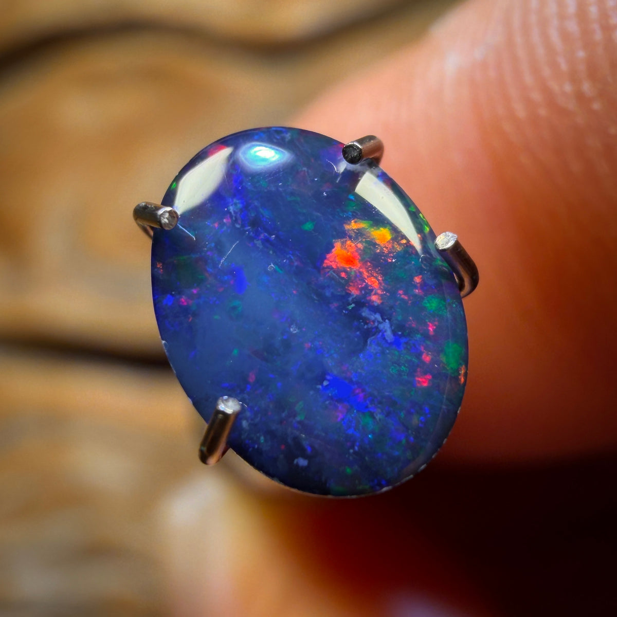 0.7cts - Australian Boulder Opal Doublet
