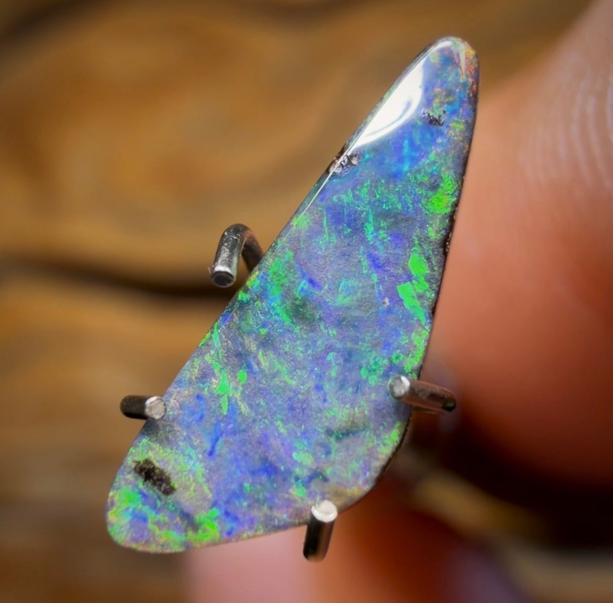1.05cts - Queensland Boulder Seam Opal from Winton. Australian Opal BARGAIN