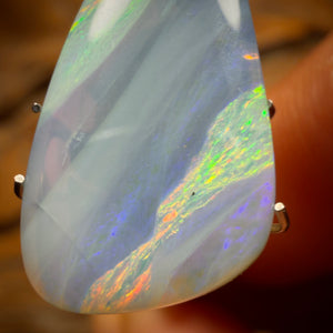 8.8cts - Australian Boulder Seam Opal