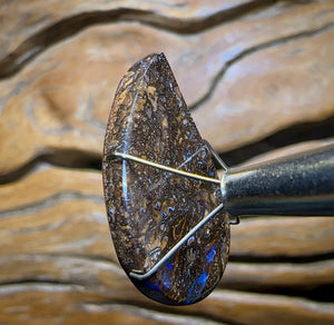 23,8 carats - Opale Boulder tribale du Queensland de Koroit