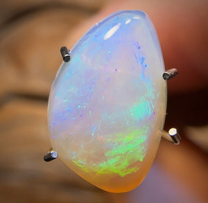1.6cts - Solid Australian Boulder Pipe Crystal Opal. BARGAIN