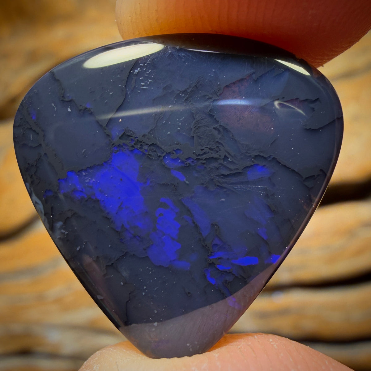 15.4cts - Black Opal from Lightning Ridge