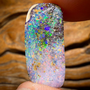 15.9cts - Top Australian Boulder Seam Opal from Winton