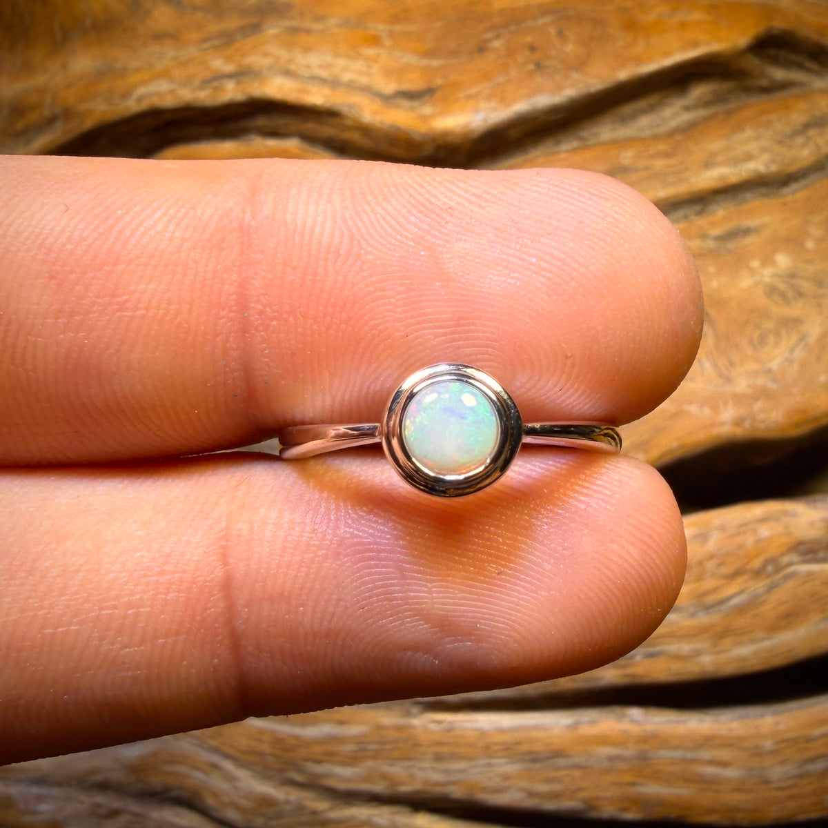 BARGAIN CARD! Sterling Silver - Solid South Australian Crystal Opal Ring