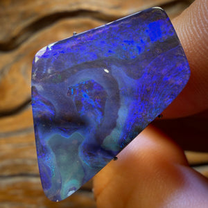 16.1cts - Top Australian Boulder Seam Opal from Winton