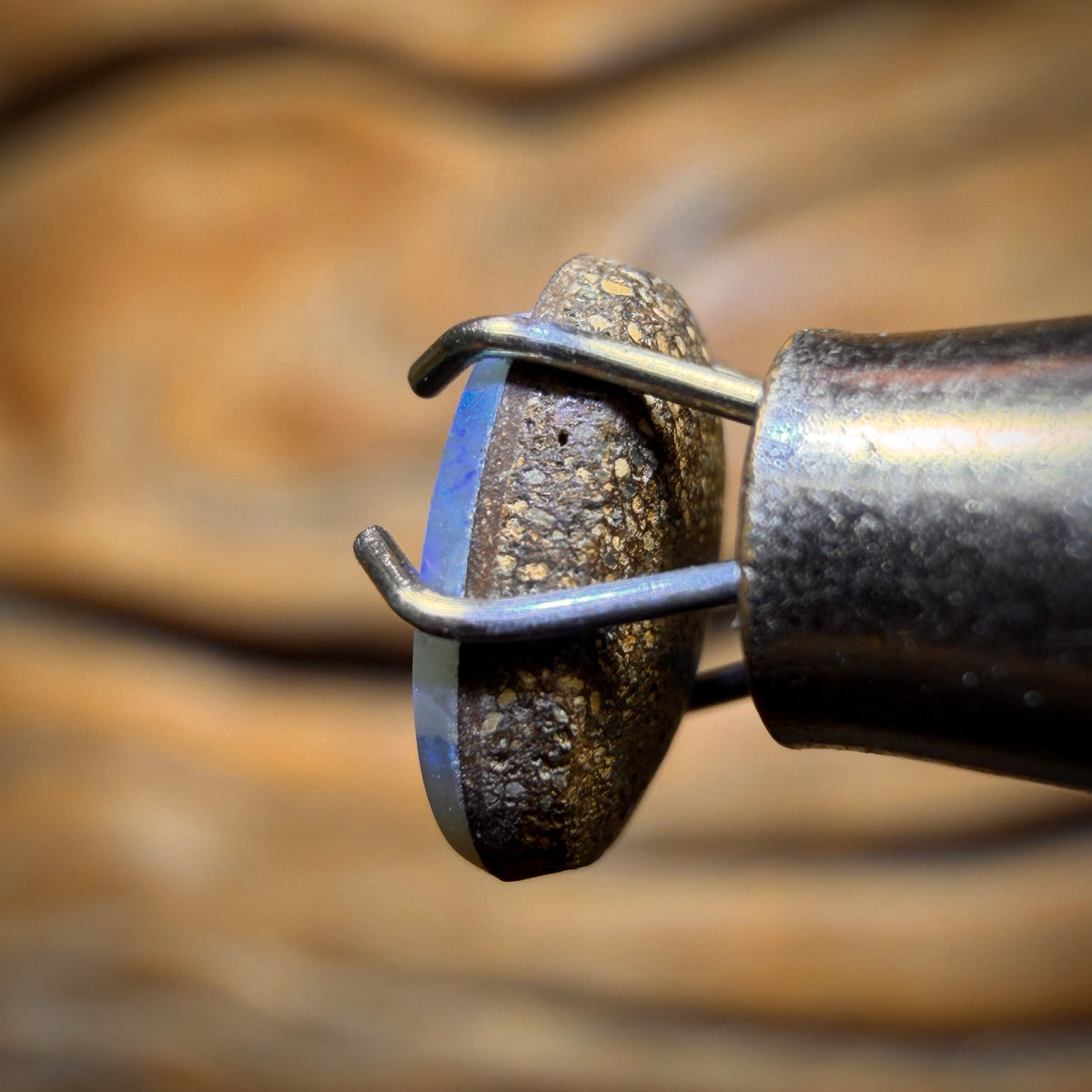 🔨 AUCTION 🔨 No Reserve 0.6cts - Australian Boulder Opal Doublet. RECUTTERS DELIGHT