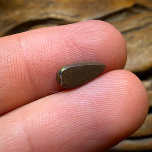 1,5 Karat – Australischer Boulder Seam Opal