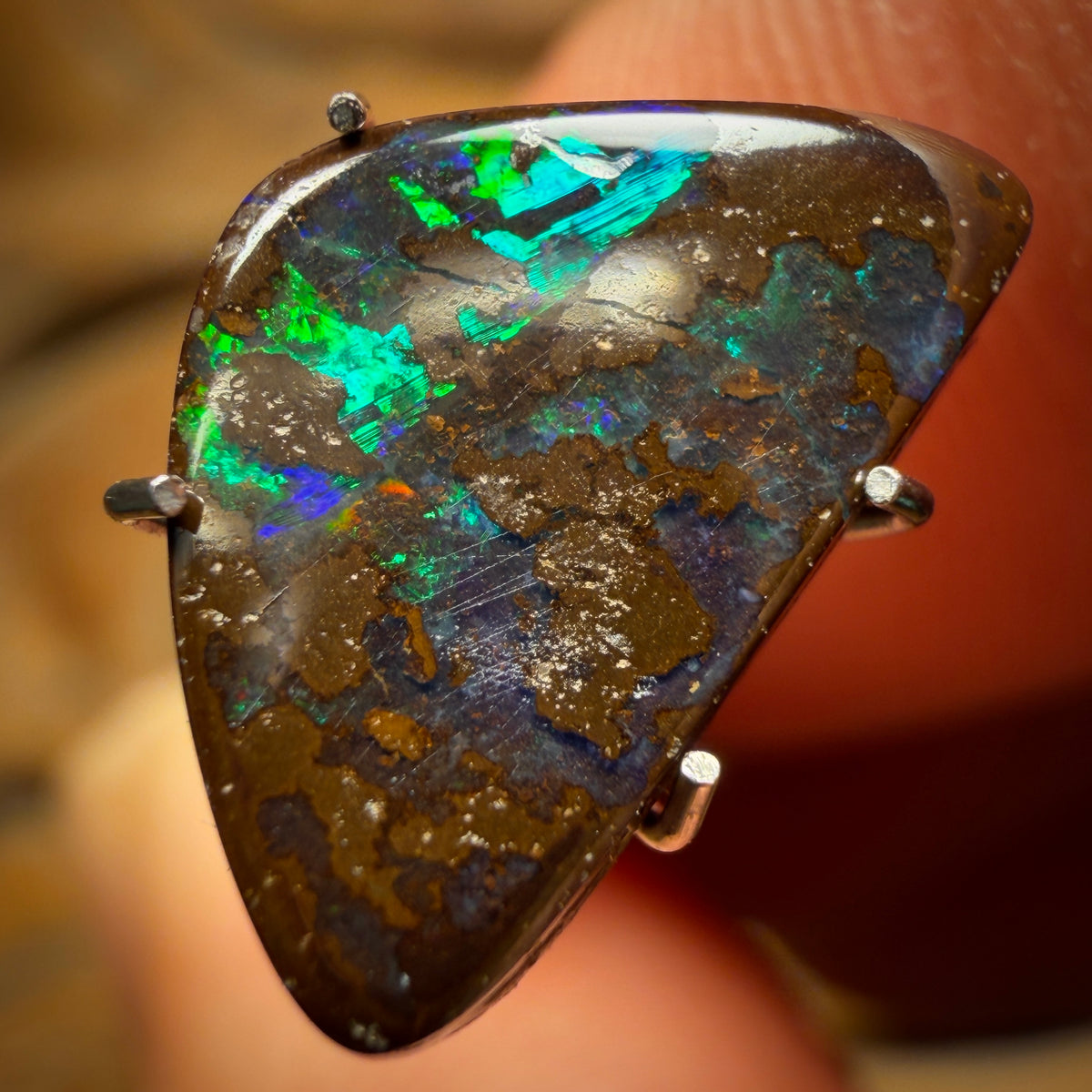 2.3cts - Australian Boulder Seam Opal