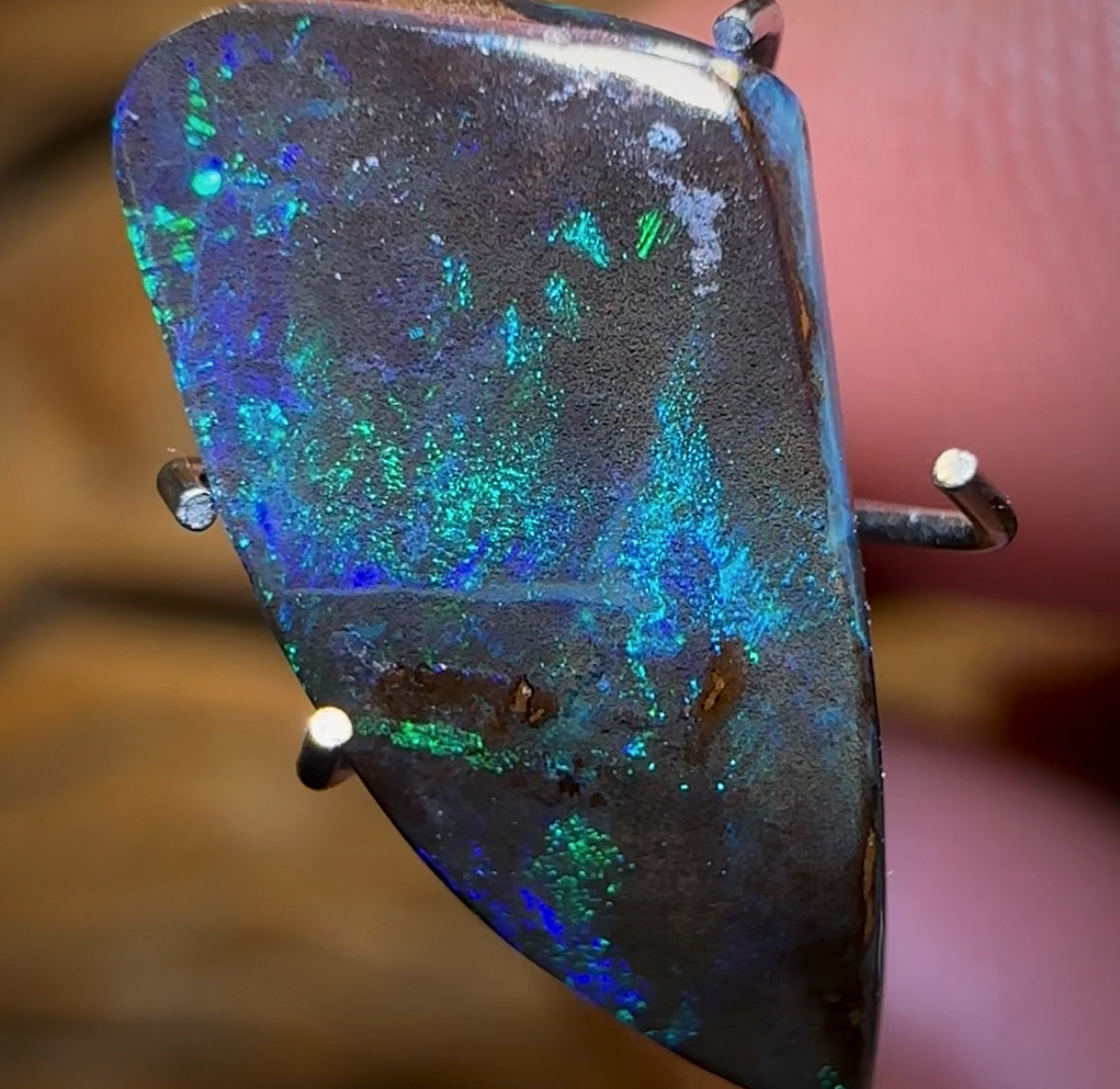 3.5cts - Magnificent Blue Queensland Boulder Seam Opal from Winton