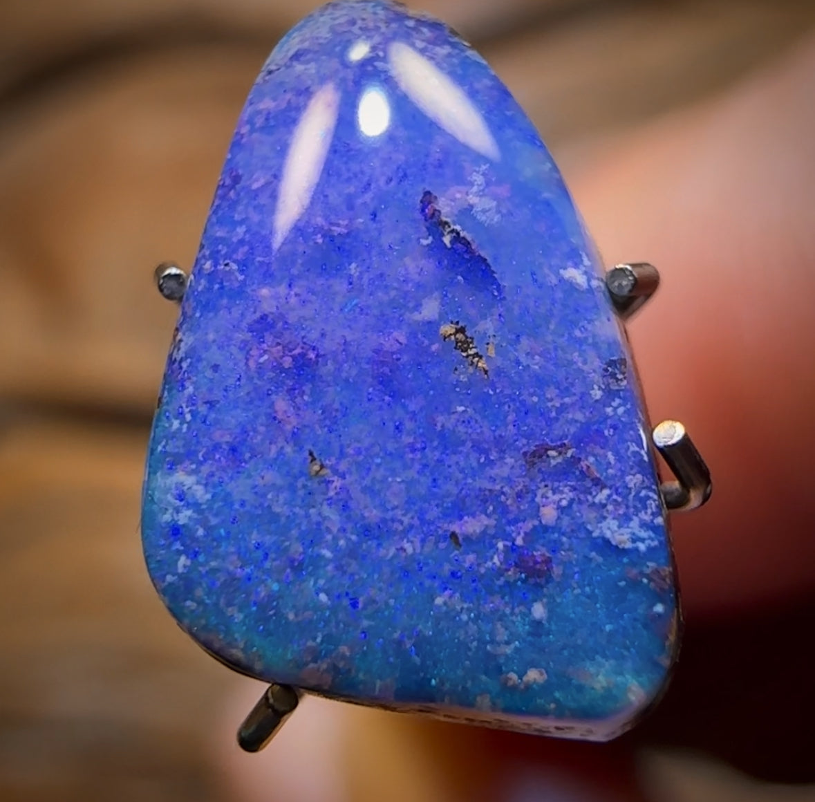2.2cts - Queensland Boulder Seam Opal