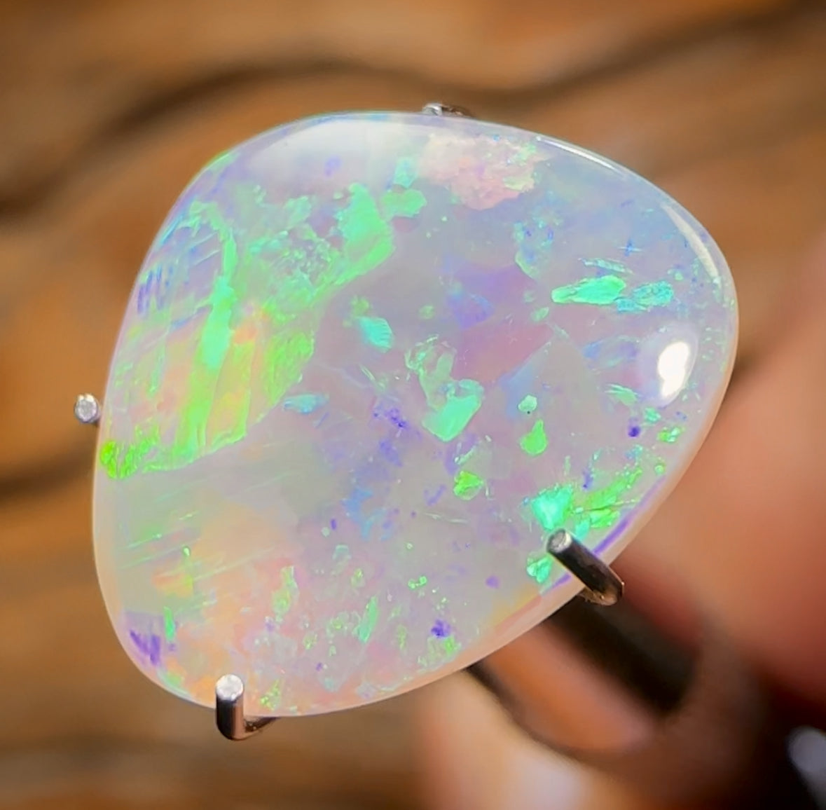 2.1cts - Lightning Ridge Crystal Opal Bargain