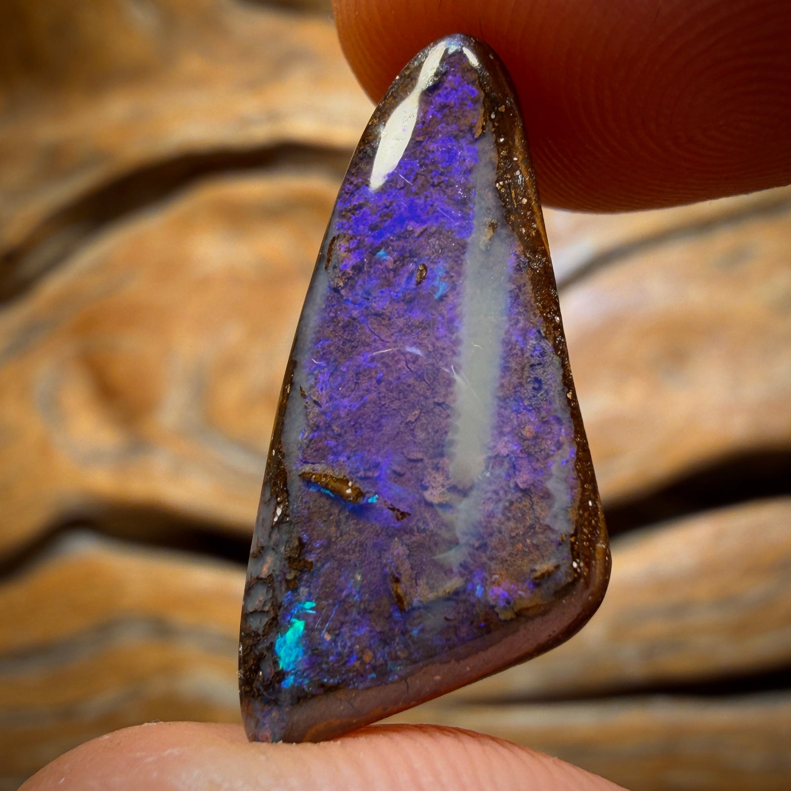 17.9cts - Australian Boulder Seam Opal