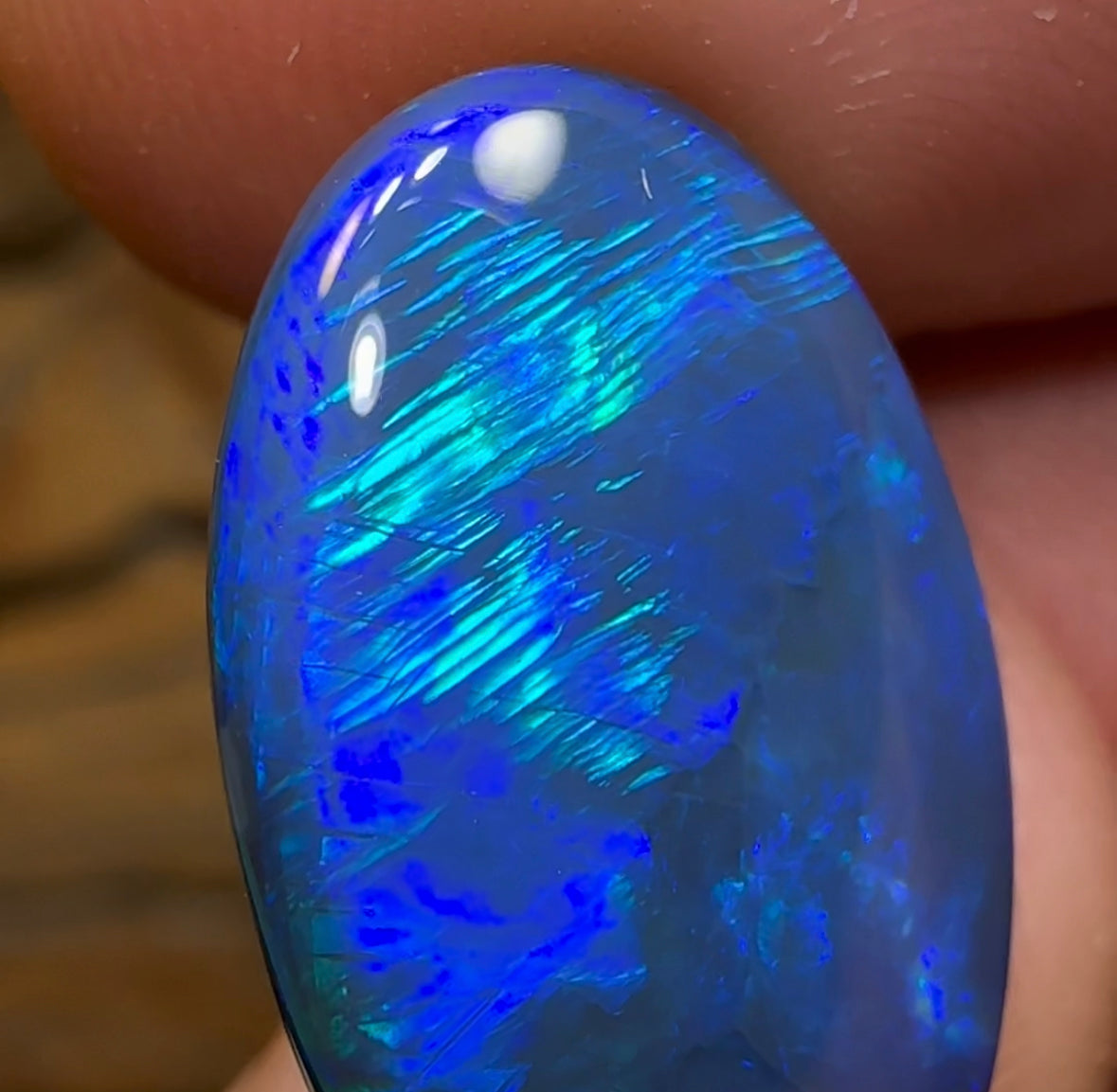 9.6cts - Lightning Ridge Black Opal - Opal Whisperers