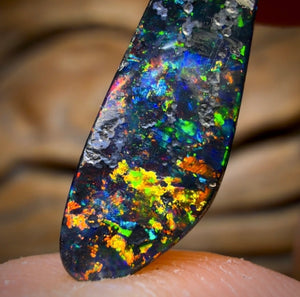 3.9cts - Banger! Queensland Boulder Black Opal. Multicolours!