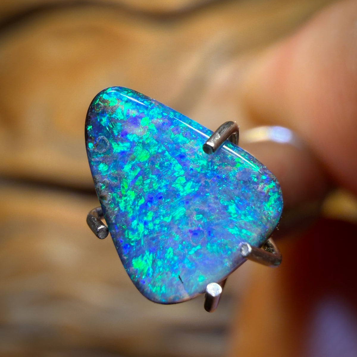 0.9cts - Australischer Boulder Seam Opal aus Winton