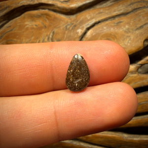 1.9cts - Queensland Boulder Seam Opal. Australian Opal