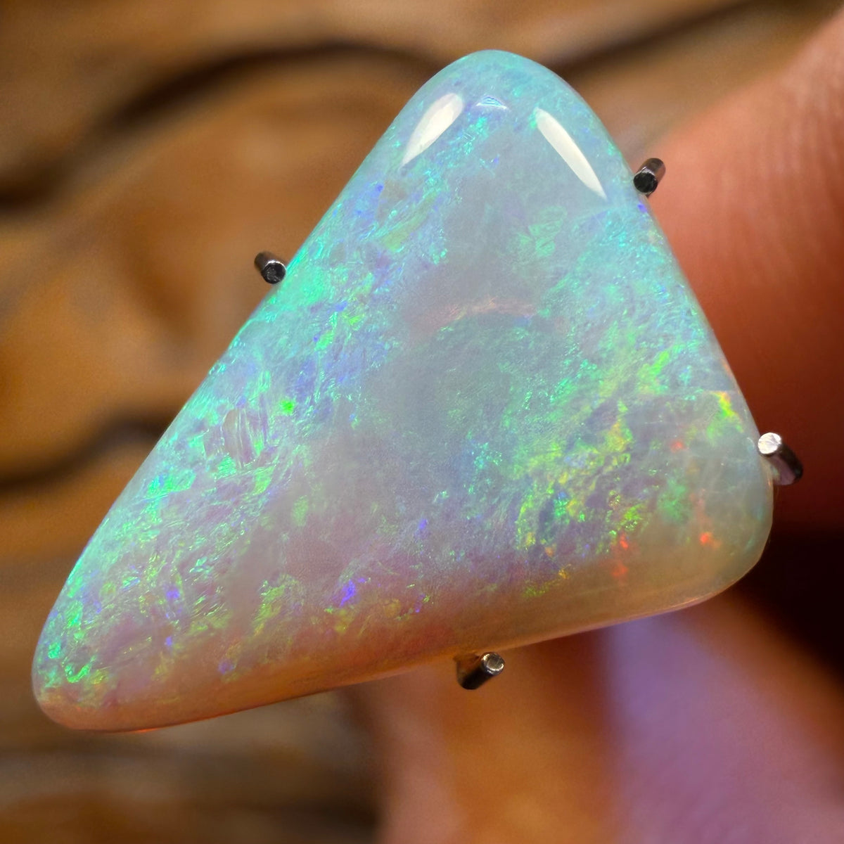2.7cts - South Australian Crystal Opal from Mintabie
