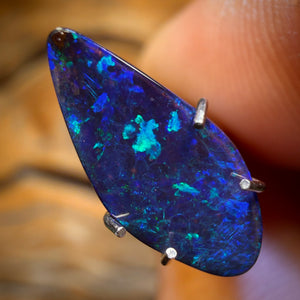 1.3cts - Gem ! Queensland Boulder Black Seam Opal. Australian Opal