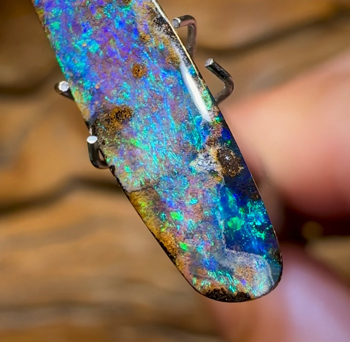 4.6cts - Australian Boulder Seam Opal - Opal Whisperers