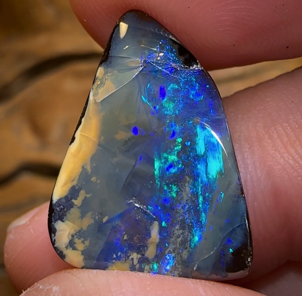 14.1cts - Queensland Boulder Seam Opal - Opal Whisperers