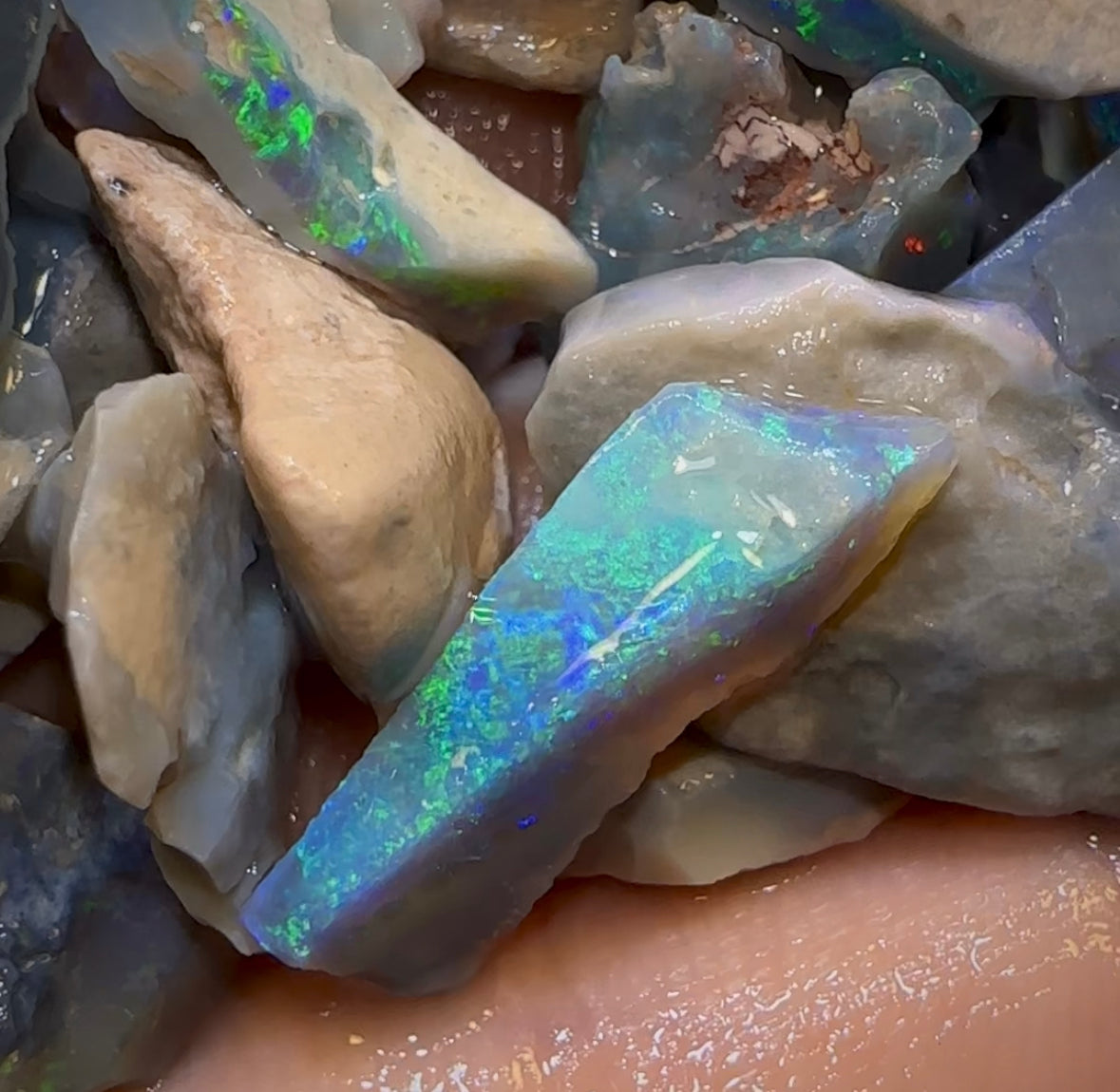 95.9cts - 30x Lightning Ridge Crystal, Dark and Black Opal Rough Parcel - Opal Whisperers