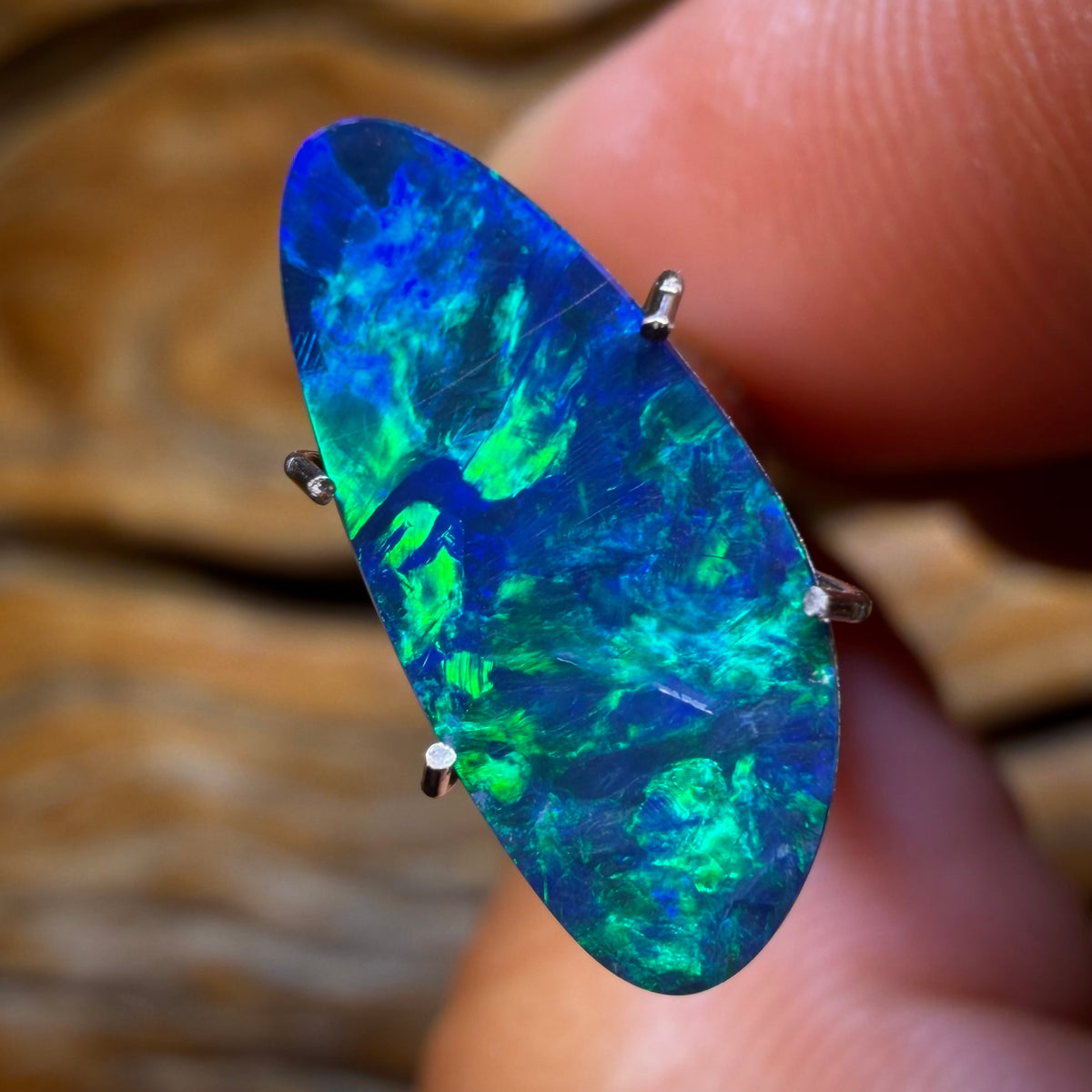 2.1cts - Australian Boulder Opal Doublet
