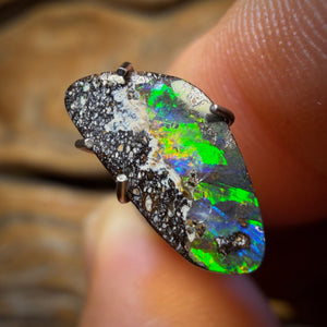 2.1cts - Australian Boulder Seam Opal