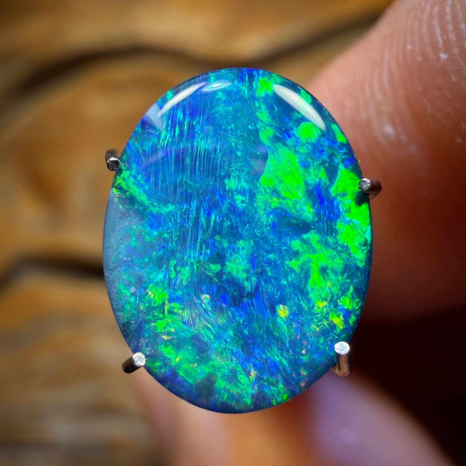 2.1cts - Lightning Ridge Opal Doublet