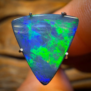 2.1cts - Lightning Ridge Opal Doublet
