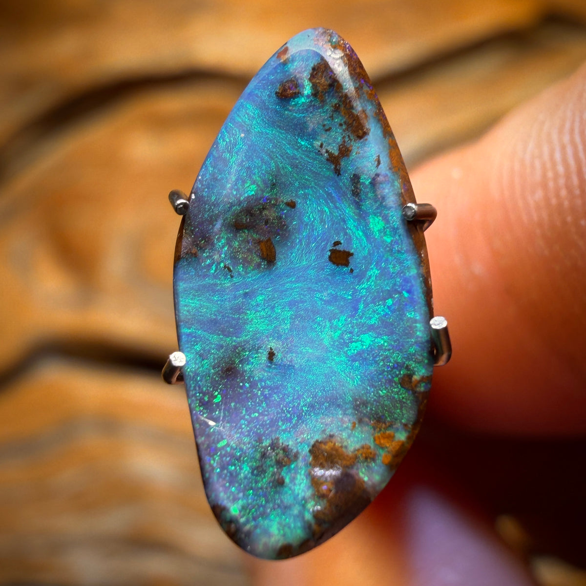 2.3cts - Australian Boulder Seam Opal. Reef Pattern