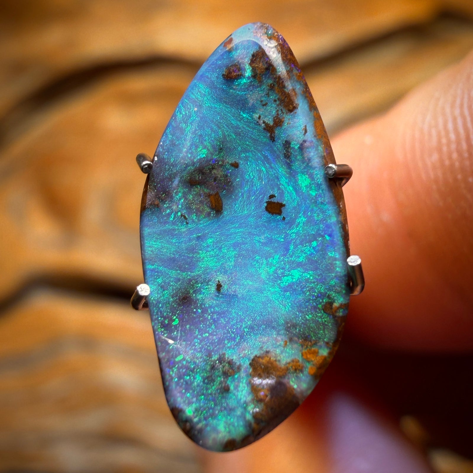 2.3cts - Australian Boulder Seam Opal. Reef Pattern