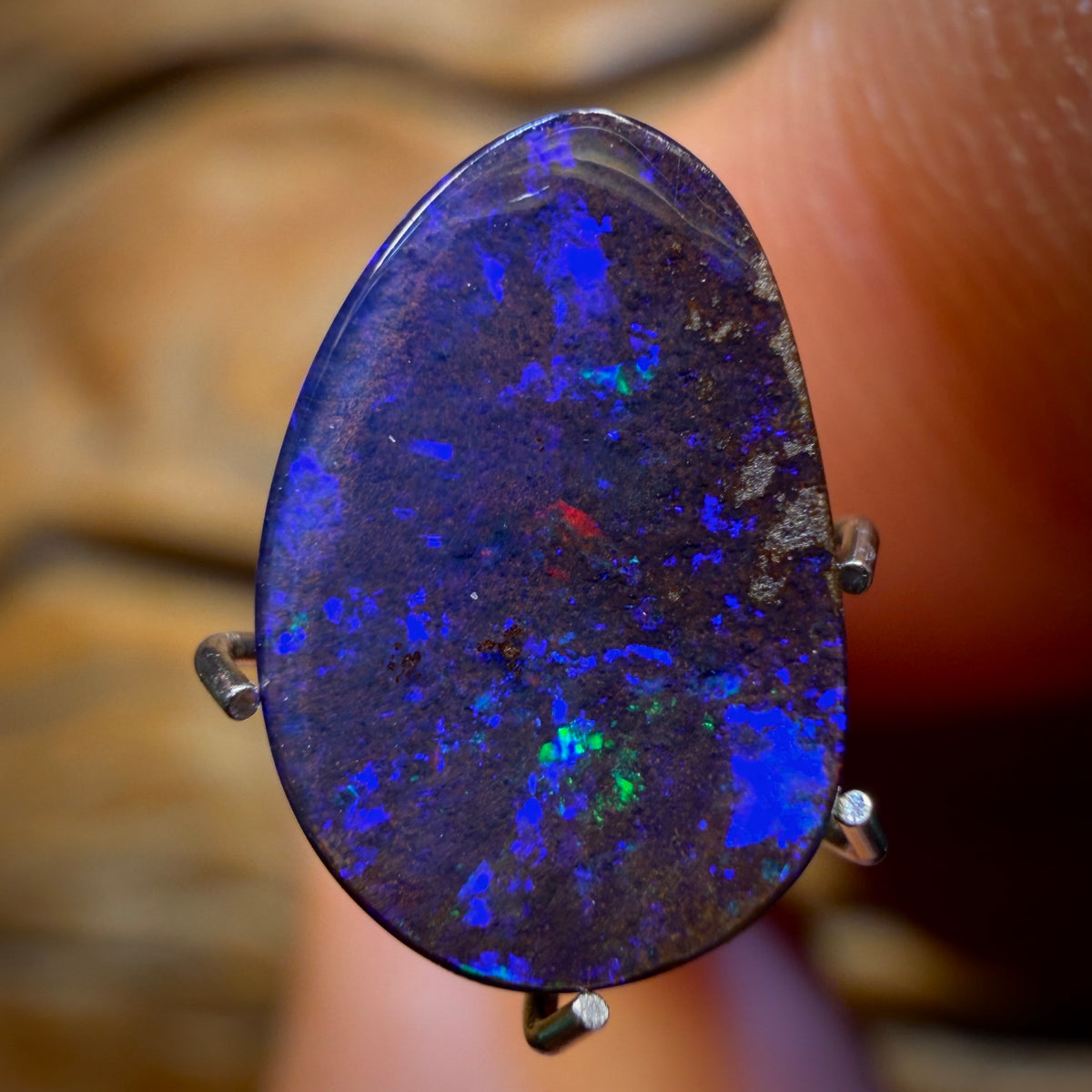 2.3cts - Queensland Boulder Seam Opal