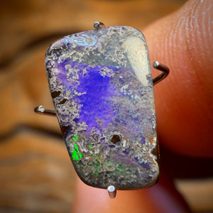 2.5cts - Australian Boulder Seam Opal