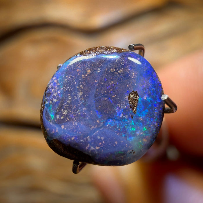 2.5cts - Queensland Boulder Seam Opal. Australian Opal