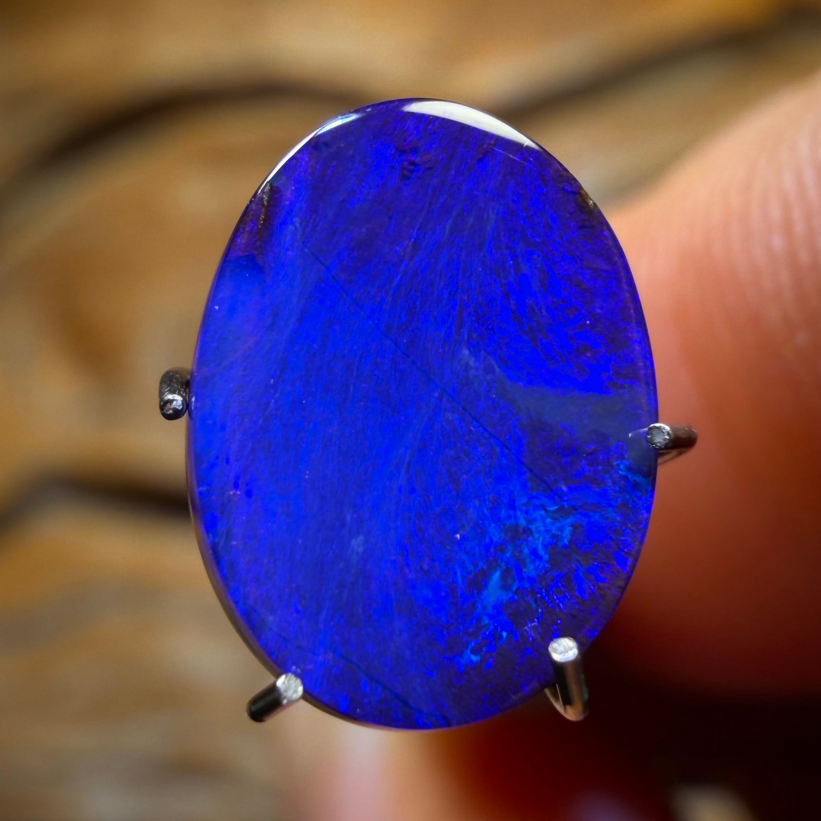 2.6cts - Queensland Boulder Seam Opal. Australian Opal