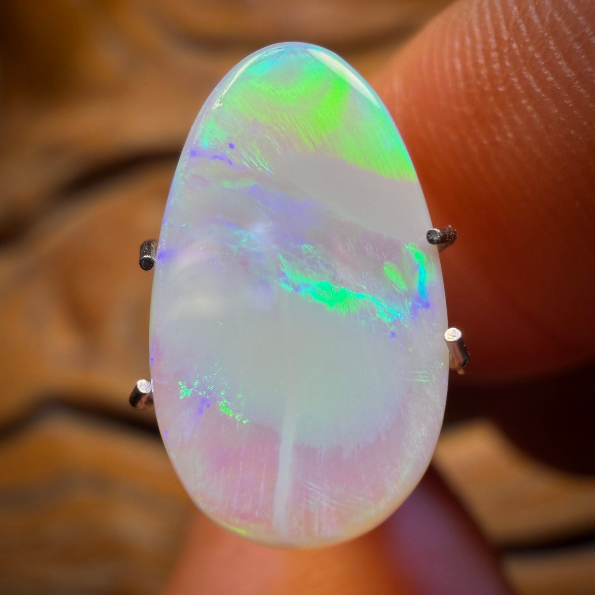 2.7cts - Lightning Ridge Light Opal